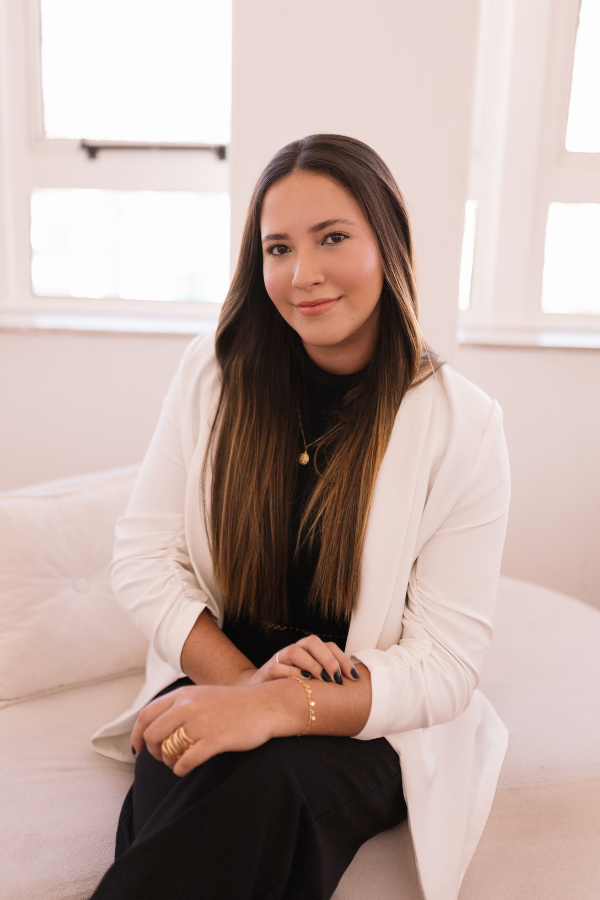 Luana Cassemiro, estudante de Direito no Farah & Ferrero Advogados